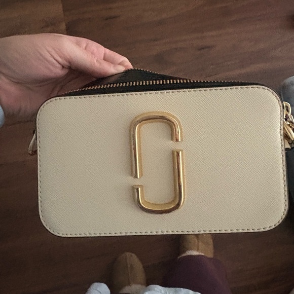 Marc Jacobs Handbags - Marc Jacobs Snapshot cross body bag